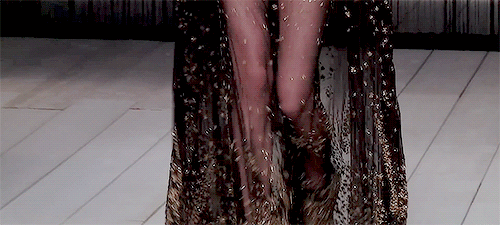 evermore-fashion:  Alexander McQueen Fall 2016 Ready-to-Wear Collection