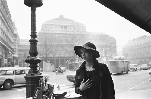 Isabelle Adjani in Paris, 1974. Photo by Claude Azoulay 