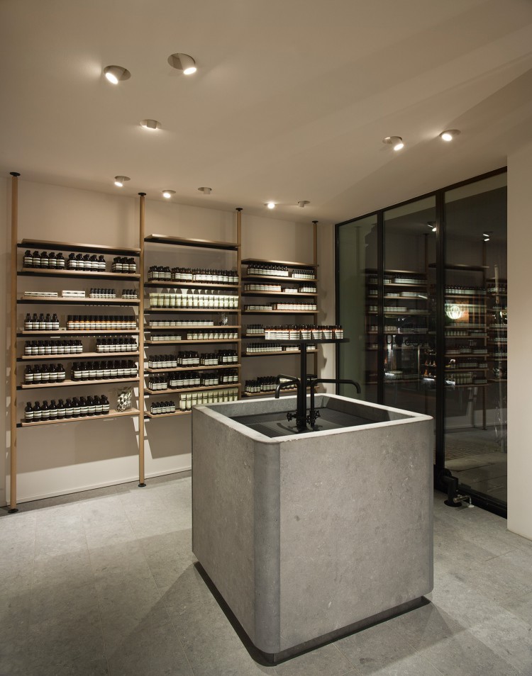 throughjo:  minimal design…  ABC-VIERTEL by AESOP by Vincent Van Duysen and lighting