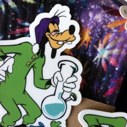 weedporndaily:  Now that’s the stuff #hyuck! #stonedgoofy #stoneddisney #weedsocks #bong #art #stonerart #weedporndaily #stayregular #superstoners by @therealwpd