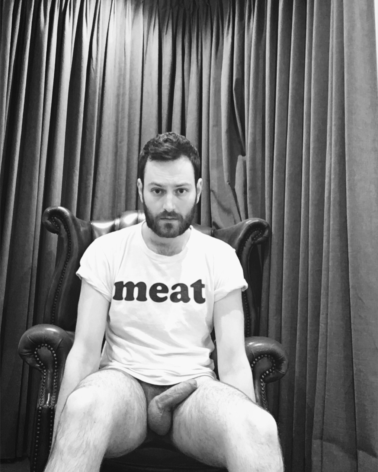scruffyasfuck:M E A T