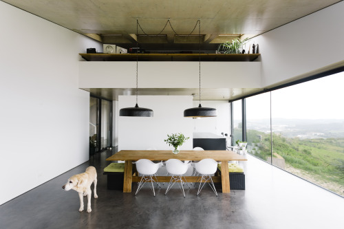 formascriticas:  → Casa Varatojo por Atelier DATA. ©Richard John Seymour Lindíssimos interiores da C