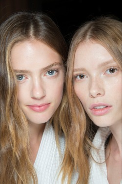 oncethingslookup:  Emmy Rappe and Julia Hafstrom