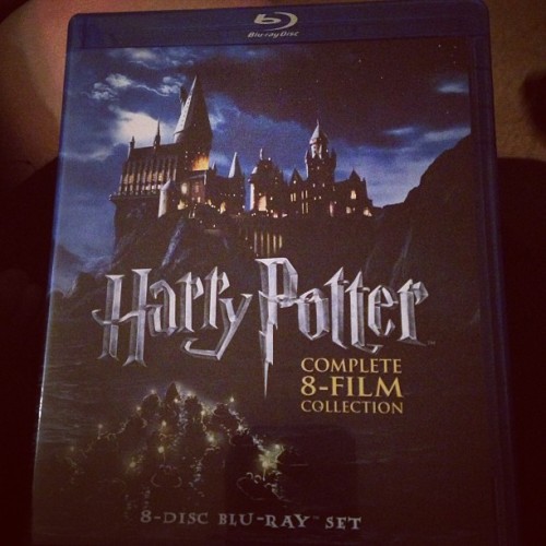 housewifeswag:  how I’ll be spending my Labor Day weekend. #harrypottermarathon