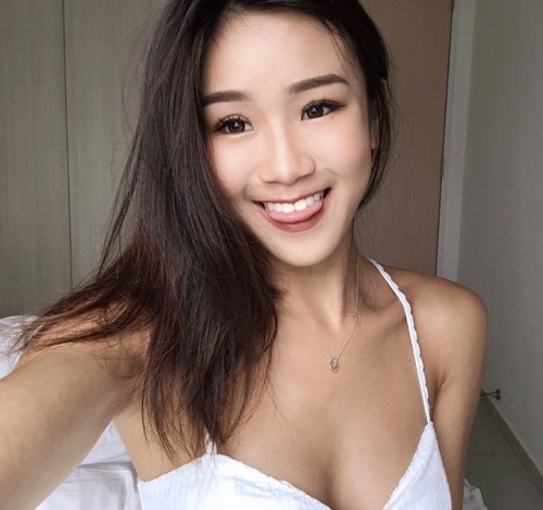 sgx-traders: giovsmith39: sgpits:Any guess for who she is!  Can Money Buy You Love In Singapore?: ww