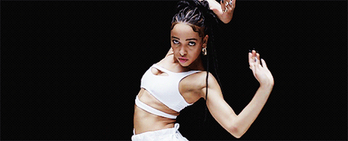 ceresmon:  FKA twigs - M3LL155X 