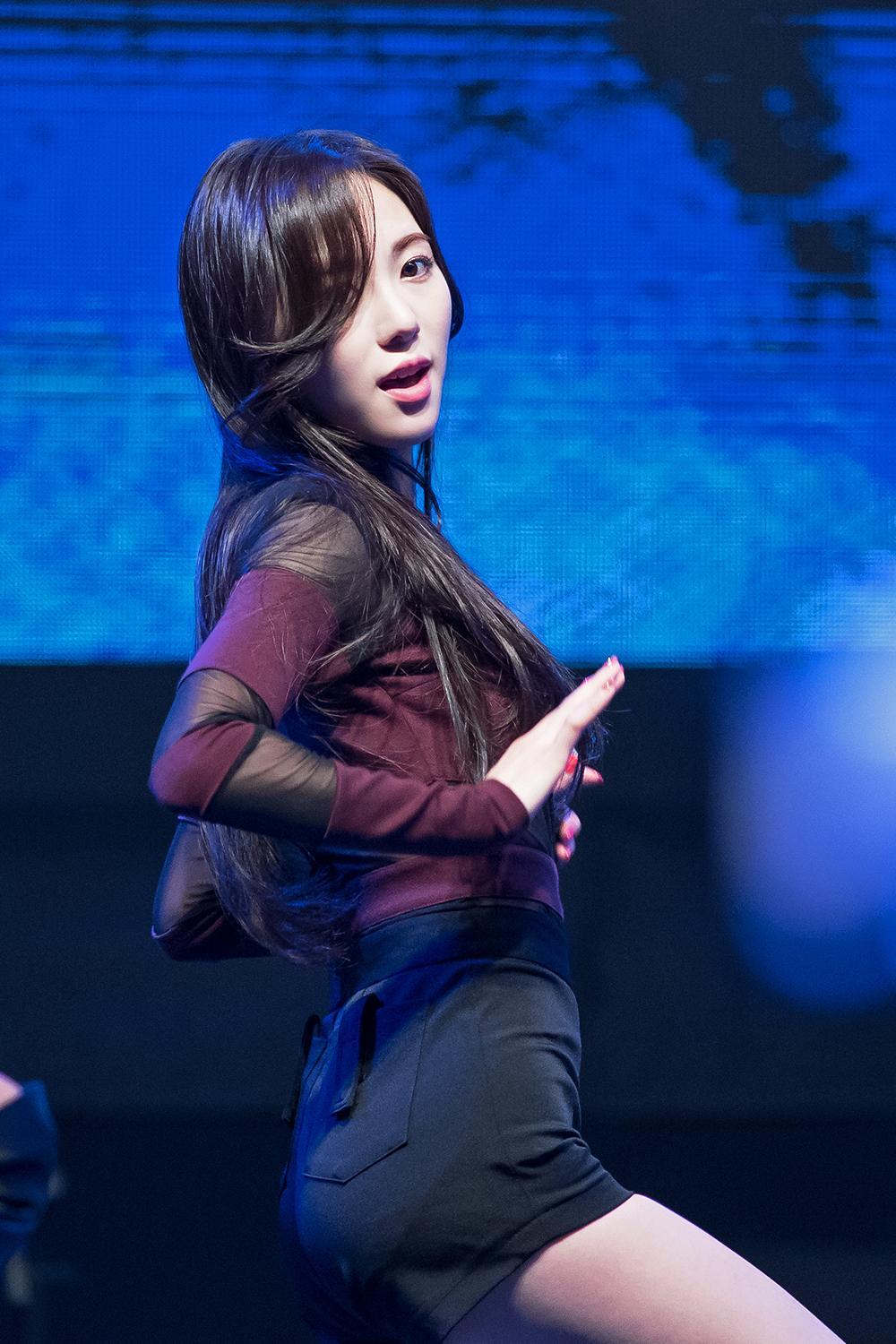 kpop-now:  Mina