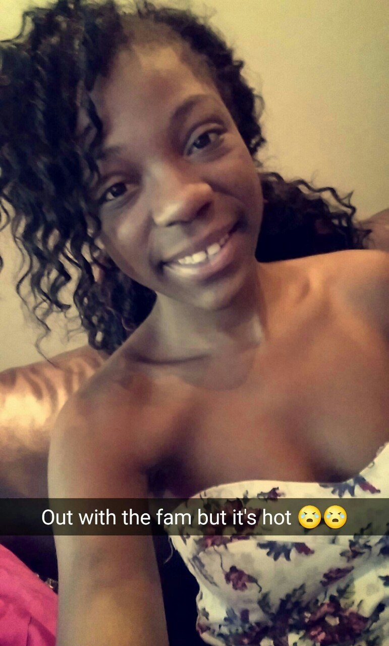 theeemvp:  Just a Brown girl, happy blackout!!😁😁😍💋❤