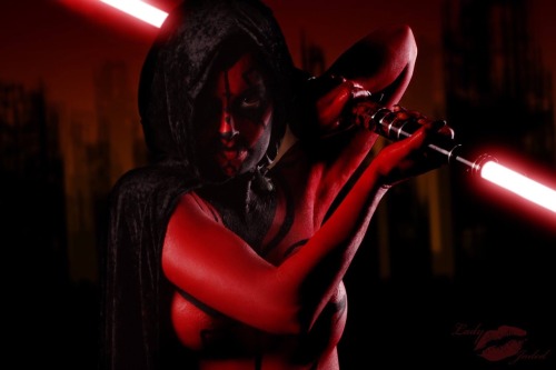 xxgeekpr0nxx:I’m looking forward to more of this Lady Maul cospaint project from Lady Jaded.