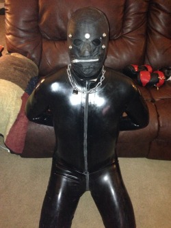 fetishmen-ryan:  When all you cyber gimps want the real thing. Come to me. Anyone looking to buy a broken gimp. Message me.  Now that’s real slavery.