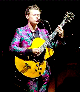 dunkirks: Harry wearing a sparkly suitChicago, IL - 9/26