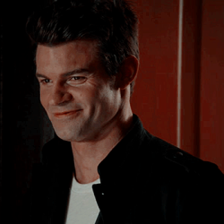 Daniel Gillies 869505f24793cdb4a98ee1e002863c2b0db375ec