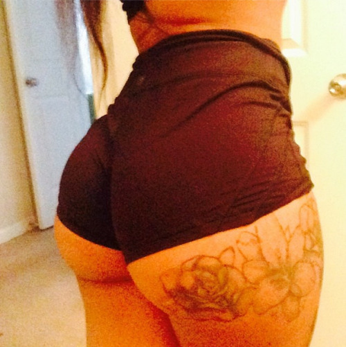 tatianasymone:  †•xo  www.tatianasymone.tumblr.com