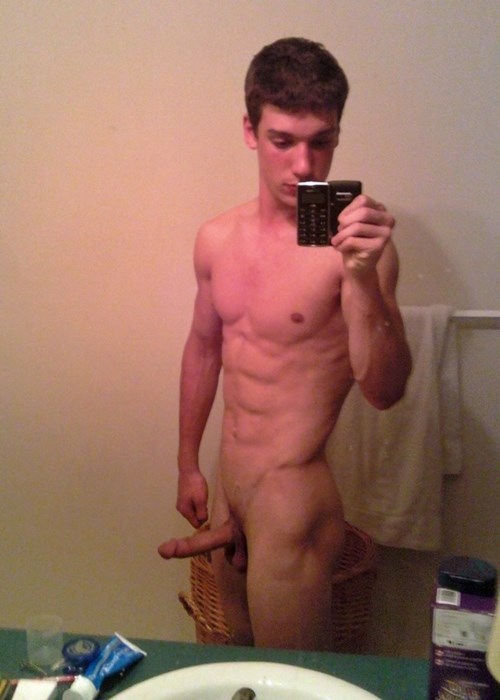 amateurgayselfpics:   Do you want to meet gay, bi and curious straight men on cam?