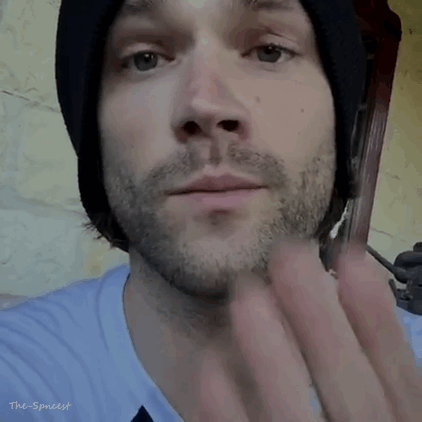 bestofj2: the-spncest: Jared Padalecki blowing kisses Jared kissed