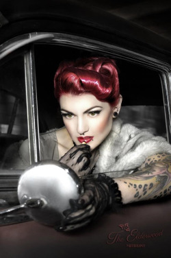 hotrod-girls:  Hotrod Pinup , check more here : http://hotrod-girls.tumblr.com/