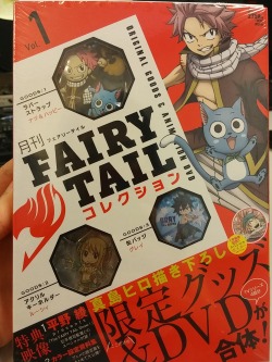 trollshimoto-sensei:  starbutty:  ajerzaaddict:  The new Fairy Tail DVD box set Vol 1. Instead of the monthly magazine, the DVD now comes with gifts which are 2 key chains, a badge and a poster for this volume.  The next volume will include a 16-page