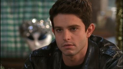 tvshowscouples: Reblog if you love Max Evans