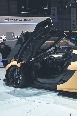 billionaired:  McLaren P1 by BestMotoring.CN