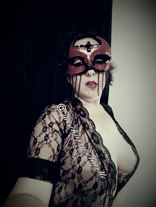 mischievouschivette:  @miss-notelling tagged me to post my 10 favorite pics, it was hard to decide which ones to choose, but these won. What do you think? What’s your favorite pic of me?