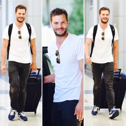 HQ pictures of Jamie arriving at JFK airport in New York: www.jamie-dornan.org/gallery/thumbn