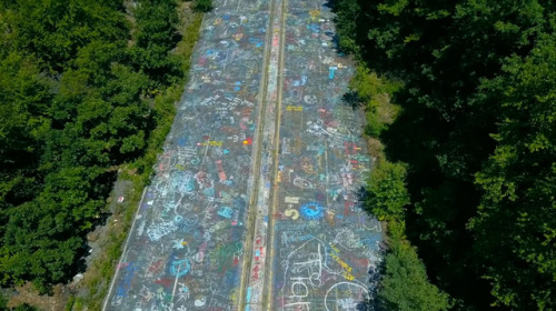 danleetodd:  The Graffiti Highway in Centralia, Pennsylvania. The entire town was abandoned when an underground fire broke out, and as a result, so was the highway that ran to it. All from a coal vein that was lit 40 years ago that still burns to this
