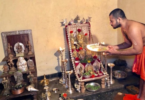 Sri Vishvavallabha Teertha of Sode Vadiraja Mutt worshipping the deities of Mutt, Karnataka