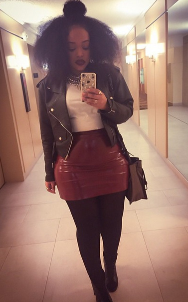 themasterpupil:  chocolateist:  carameldaddy:  She’s magnificent 😍😍😍  I’m just trying to live my life. Beyond disrespectful. What glo up kit you be using???  Yooo