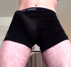 nakedgirlsarethebest:  can’t believe I’m doing this, say hi :)
