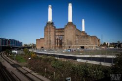 proj3ctm4yh3m:  Battersea Power Station  Full report: http://www.proj3ctm4yh3m.com/urbex/2013/12/21/urbex-battersea-power-station-london-november-2013/  Battersea Power Station is a decommissioned coal-fired power station located on the south bank of