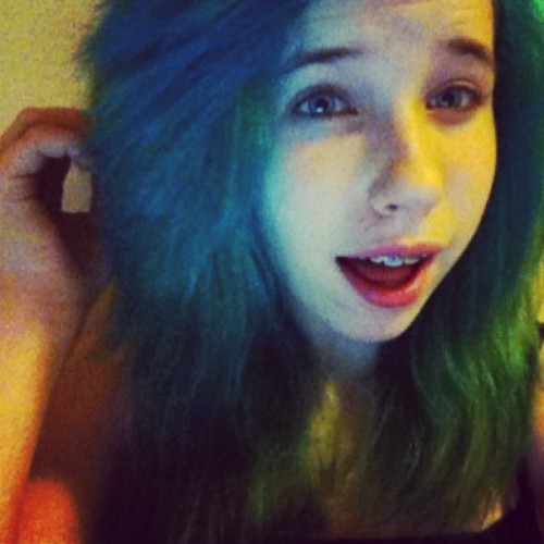 #bluehair #blue #hair #straighthair #straight #scene #poofy #teasedhair #teased #poofyhair #hand #mo