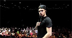 stilinski:  On the road with One Direction - Liam 