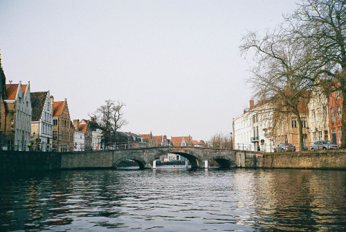 discerningfoodandtravel: indiejanes: Bruges, Belgium by ShoKan ZHONG this is lovely isn’t