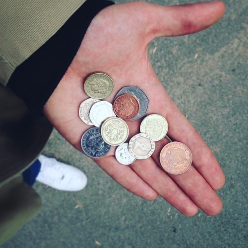 Some treasures in my second hand after visiting secondhand #coins #treasures #pound #secondhand #coi