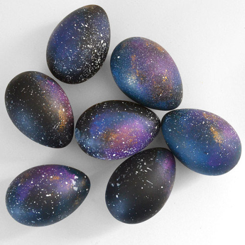art-tension:   How To Make Galaxy  Easter Egg      Facebook        Happy Easter, bored pandas! Two days ago we posted a list of 20+ Creative Easter Egg Decoration Ideas and according to your votes the winner is “Galaxy Eggs” by Allison Murray