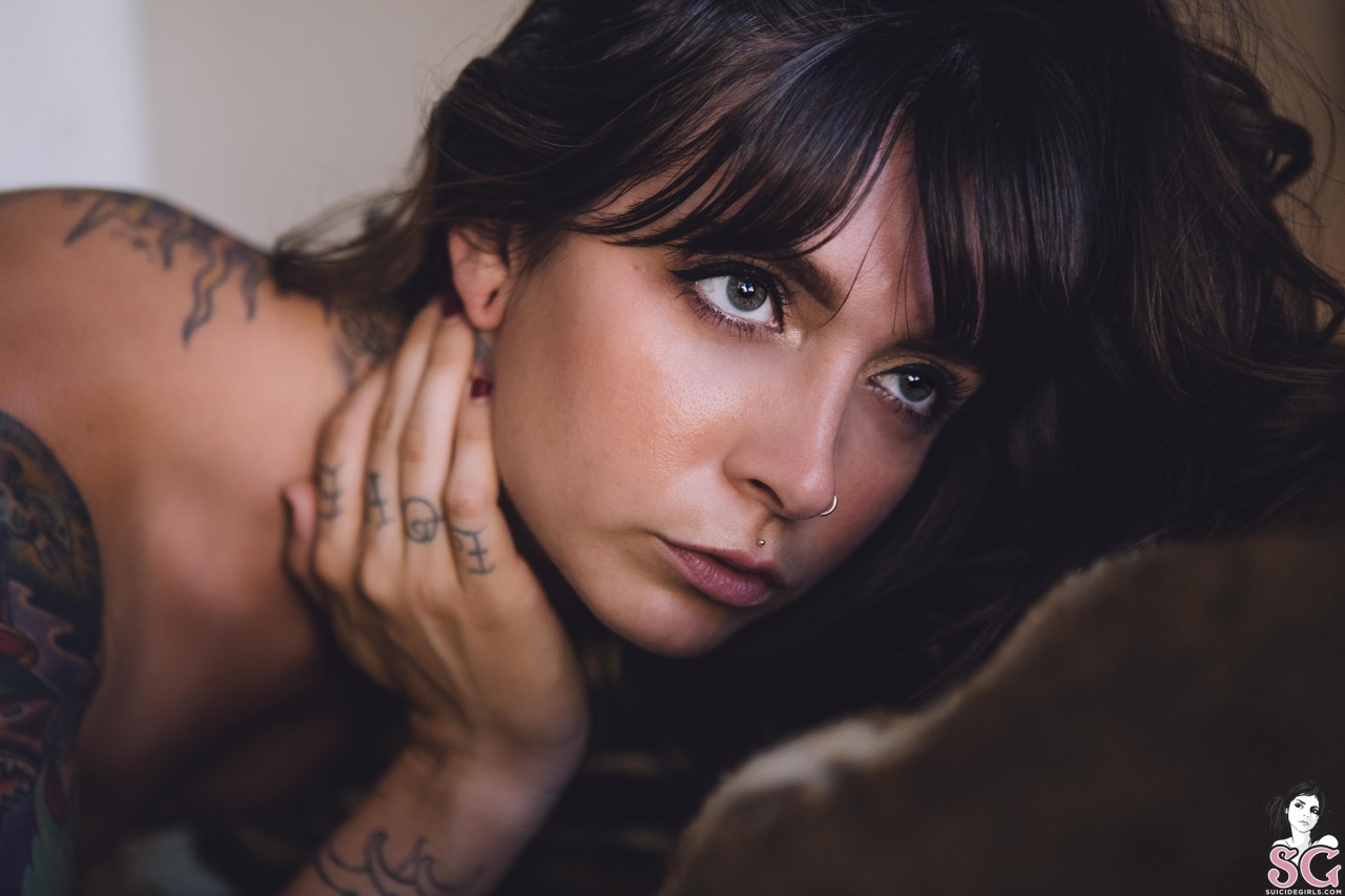 suicidxgirls:  Catrina Suicide / Interesting Drug