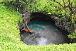 rumbosdesconocidos:  Piscina Natural en Upolu, Samoa. Natural pool in Upolu, Samoa.