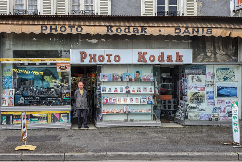 Old cameras, old shop, old owner by sir20 