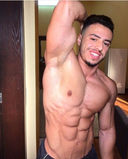 Everyone’s asking for my babe’s body shot. Heeerrrreeeee you go, Mahmoud in all his Arab god muscle 