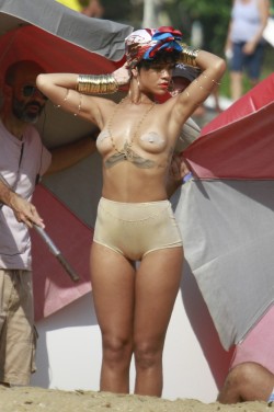 free-celebrity-porn:  Rihanna Nip Slip