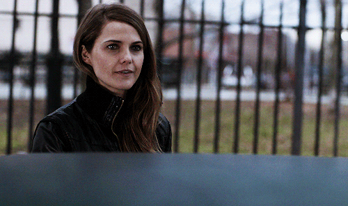 gregory-peck:The Americans 1.05 ‘Comint’