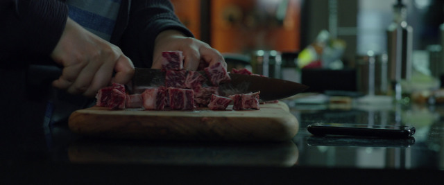 barricklovesmovies:Shots of hands in Parasite (2019), dir. Bong Joon-ho