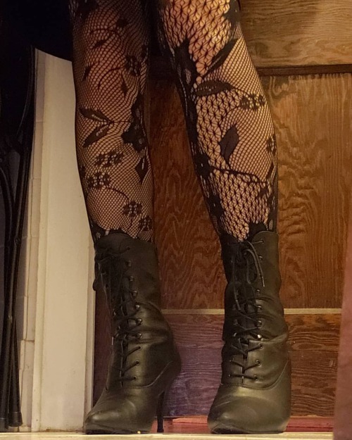 Feeling like a witch in these stockings and boots. Who wants to experiment with my shrinking spells?