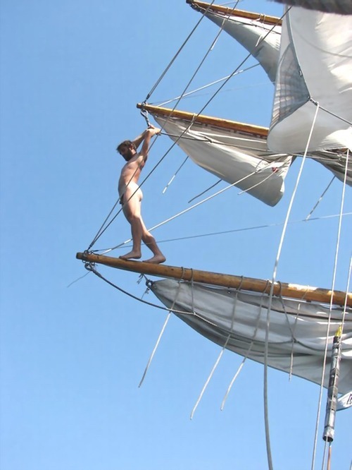 hammonrye: Helping set the sails
