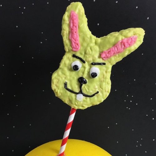 bonniegrrl: Make Star Wars treats of Jaxxon the rabbit Move over, Easter bunny. Star Wars bounty hun