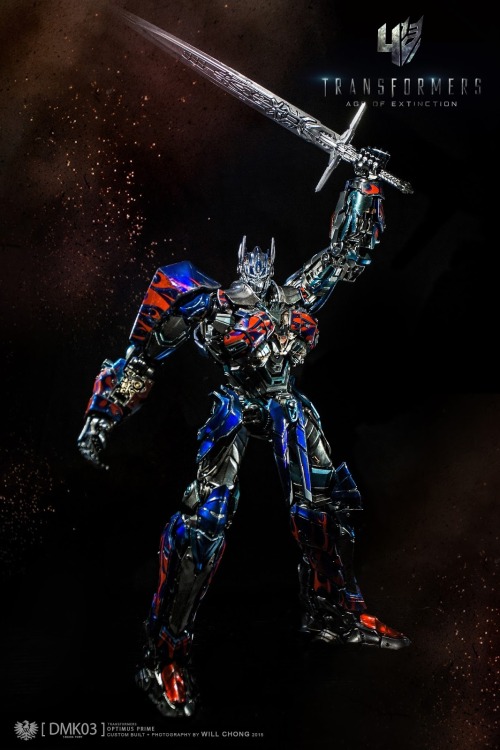 ani-plamo:   Optimus Prime AoE Ver. [Takara - DMK03] Detail Paint Job by WillChong - [blog] 