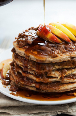 verticalfood:  Apple Cinnamon Streusel Pancakes