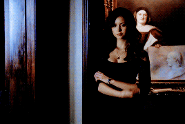misskathgifs:“Kat + crossed arms” requested by anon