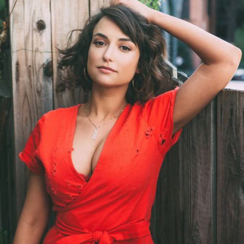 celebdish:  Milana Vayntrub http://celebdish.tumblr.com adult photos