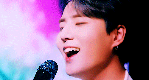mostlymyday:young k’s sing-smile was on full display in this video and it was spectacular